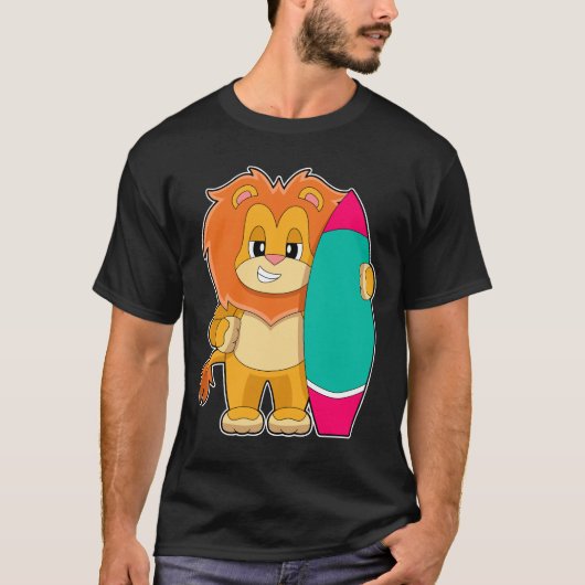 Leeuw Surft op Surfplank Zomer T-shirt (Voorkant)
