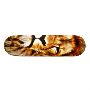 Leeuw van koninklijke status persoonlijk skateboard