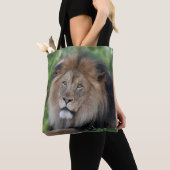 Leeuwen in een bos tote bag (Dichtbij)