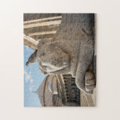 Leeuwenstandbeeld voor historische kerk legpuzzel (Verticaal)