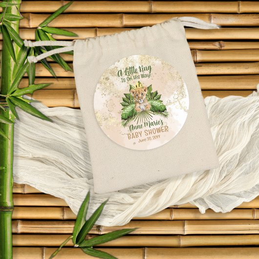 Leeuwenwelpje Een koningsje is op weg naar het Bab Ronde Sticker