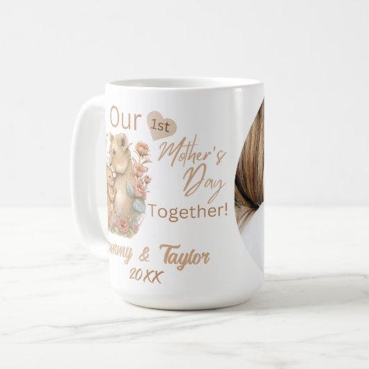 Leeuwin en welp, onze eerste Moederdag samen Koffiemok (Voorkant links)