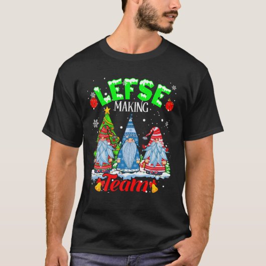 Lefse Making Team Christmas Gnomes Norwegian Lefse T-shirt (Voorkant)
