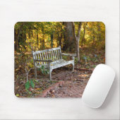 Lege bankstoel op bosmaaimap muismat (Met muis)
