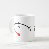 lege brandstoftank met meetwagen koffiemok (Voorkant links)