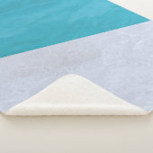 Lege grijze vloer naast pool sherpa deken (3/4)