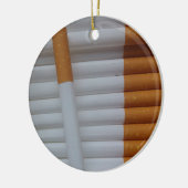 Lege sigaretten gegroepeerd keramisch ornament (Links)