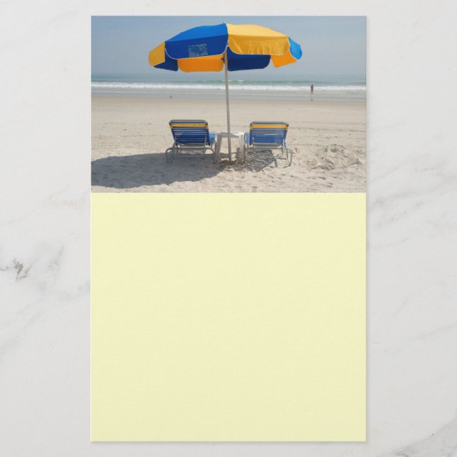 lege strandstoelen (Voorkant)