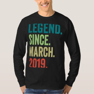 Legend sinds maart 2019 Boy Girl 4 jaar oud 4th B T-shirt