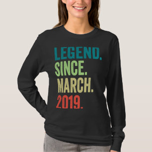 Legend sinds maart 2019 Boy Girl 4 jaar oud 4th B T-shirt
