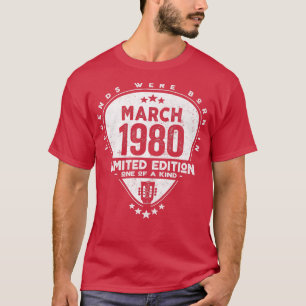 Legenda werd geboren in maart 1980Guitar754 T-shirt