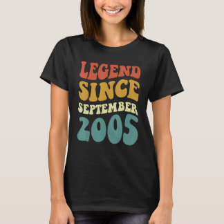 Legende sinds september 2005 Retro Groovy 17 jaar T-shirt