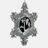 Legeracu's en honden kerstmis tin sneeuwvlok ornament (Links)