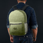Legergroen licht geometrisch maaspatroon Monogram Bedrukte Rugzak<br><div class="desc">Legergroene geometrische mesh patroon Monogram gedrukte rugzak. Cool mode accessoire tas voor iedereen. Legergroen Driehoek geometrisch gaas met licht tot donker ombre gradiënt ontwerp. Creëer Een unieke en gepersonaliseerde rugzak met een custom touch! Modern monogram met je initiaal en jouw naam voor die extra persoonlijke flair.</div>