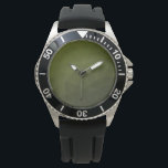 Legergroen olijfgradiënt geometrisch maaspatroon horloge<br><div class="desc">Leger groene gradiënt geometrische mesh patroon driehoeken ombre. Legergroene donkere olijftint voor soldatenuitrusting,  camo. Het bootst natuurlijke militaire landschappen na,  taaiheid,  uithoudingsvermogen,  veerkracht. Aardse ondertonen verbinden met natuur,  aarding. Symboliseert militaire erfenis,  openluchtnut.</div>