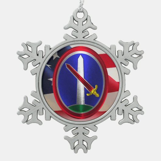 Legermilitair district Washington Keepslag Tin Sneeuwvlok Ornament (Voorkant)