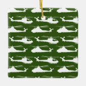 Legerwitte helikopters op Khaki Green Keramisch Ornament (Voorkant)