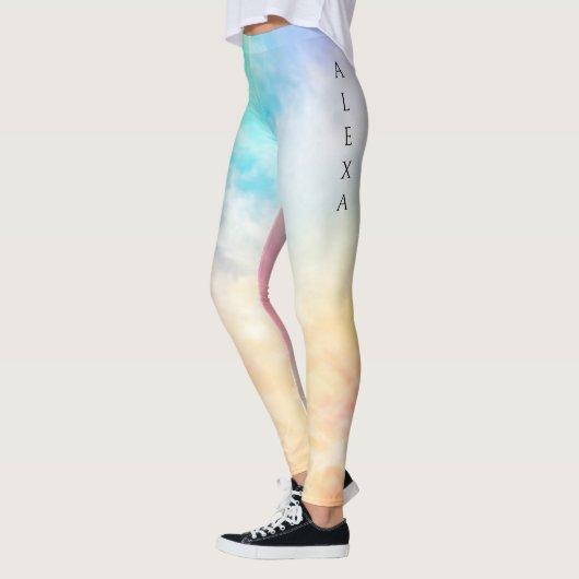 Leggings in meerkleurige pastels. (Links)