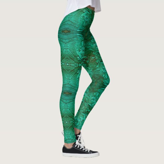 Leggings van groen hout. (Rechts)
