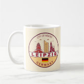 Leipzig Duitsland City Skyline Emblem Koffiemok (Links)