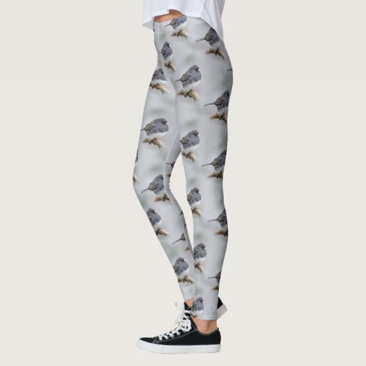 Leistkleurige donkergeoogste Junco op de perenboom Leggings (Links)