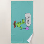 Lekkende groene, grappige drakendraak-cartoon strandlaken (Voorkant)