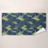 Lelie van de Vallei Donkerblauwe achtergrond Badhanddoek (Badhanddoek)