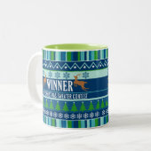 Lelijke kerst trui wedstrijd winnaar — 1e plaats tweekleurige koffiemok (Voorkant links)