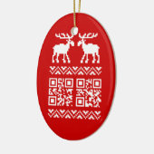 Lelijke kerstkeuken QR Code Happy Nieuwjaar! Keramisch Ornament (Links)