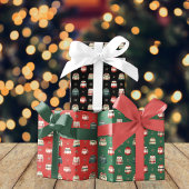 Lelijke kersttrui | Holly en bessen patroon Inpakpapier Vel