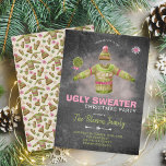 Lelijke trui kerstfeest roze zwart krijtbord kaart<br><div class="desc">Lelijke Sweater Christmas Party  pet geïnspireerde uitnodiging met een gebreide frambozenroze en varengroene trui,  wintertrui en een lolly over een donkergrijze krijtbordachtergrond met een gewassen roze waterverf overlay.           Truien,  petten en sneeuwvlokken op de achterkant.         Personaliseer het met je gegevens!</div>