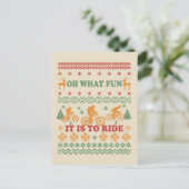 Lelijke vrolijke kersttrui op de fiets briefkaart (Staand voorkant)