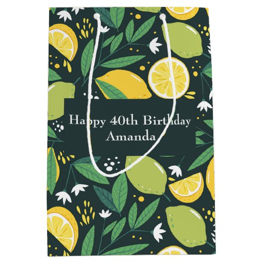 Lemon and Limes Fruit Pattern Happy Birthday Medium Cadeauzakje (Voorkant)