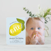 Lemon Baby Blue Foto 1e verjaardag Uitnodiging (Staand voorkant)