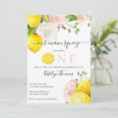 Lemon Birthday Uitnodiging met roze bloemen (Staand voorkant)