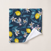 Lemon branches with blossoms and fruit on blue bad handdoek (Wasdoekje)
