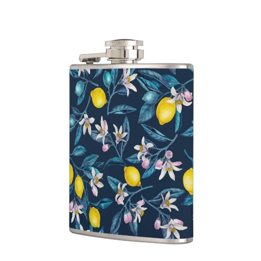 Lemon branches with blossoms and fruit on blue heupfles (Links)