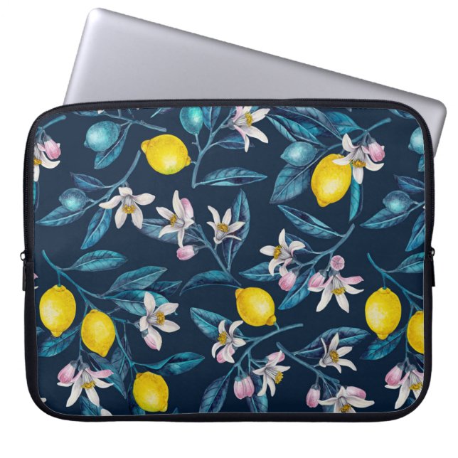 Lemon branches with blossoms and fruit on blue laptop sleeve (Voorkant)