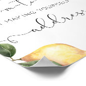 Lemon helpt de drukbezette mam om een Poster aan t (Hoek)