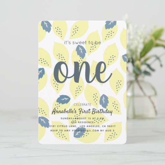 Lemon & Leaf Pattern 1st Birthday Party Uitnodigin Kaart (Staand voorkant)