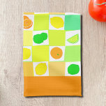 Lemon, Limoen en Sinaasappels Citrus Slice Oranje  Theedoek<br><div class="desc">Een keukenhanddoek met een kleurrijk citrusvruchtpatroon van citroenen,  ledematen,  sinaasappels en citrusmoten op vierkanten van wit,  oranje,  blauwgroen en geel met oranje randen.</div>
