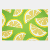 Lemon Slices on Lime Green Background Inpakpapier Vel (Voorkant 3)