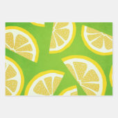 Lemon Slices on Lime Green Background Inpakpapier Vel (Voorkant)