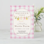 Lemon Squeeze Roze Gingham Meisje Baby Shower Kaart (Staand voorkant)