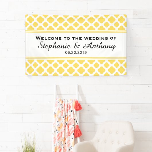 Lemon Yellow and White Quatrefoil Pattern Weddensc Spandoek (Insitu)