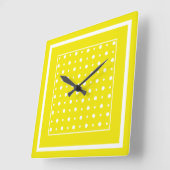 Lemon Yellow Wall Clock, White Polka Dots Vierkante Klok (Hoek)