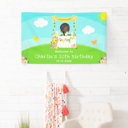 Lemonade donkere huid meisje verjaardag welkom spandoek (Insitu)