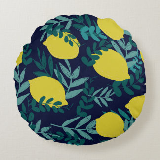 Lemonen en bladeren rond kussen