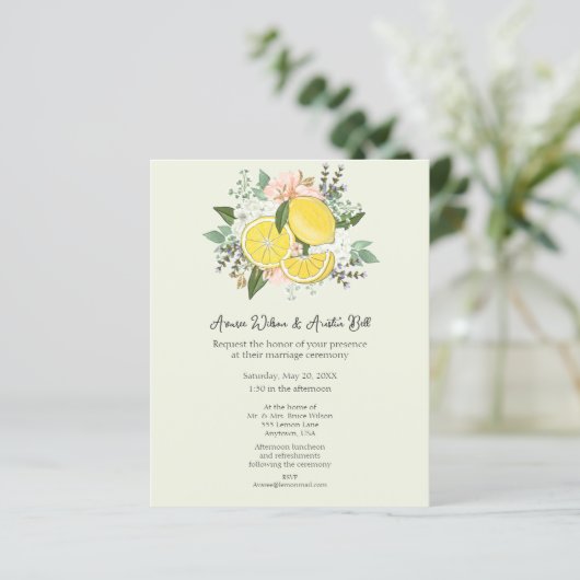 Lemons Flowers en Greenery Wedding Invitation (Staand voorkant)