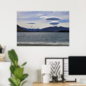 Lenicular Clouds Over Lake Wanaka Poster (Thuiskantoor)